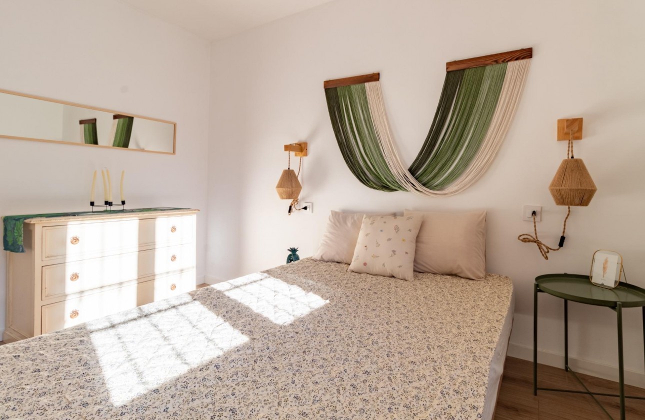 Resale - Bungalow - Torrevieja - Playa de los Naufragos