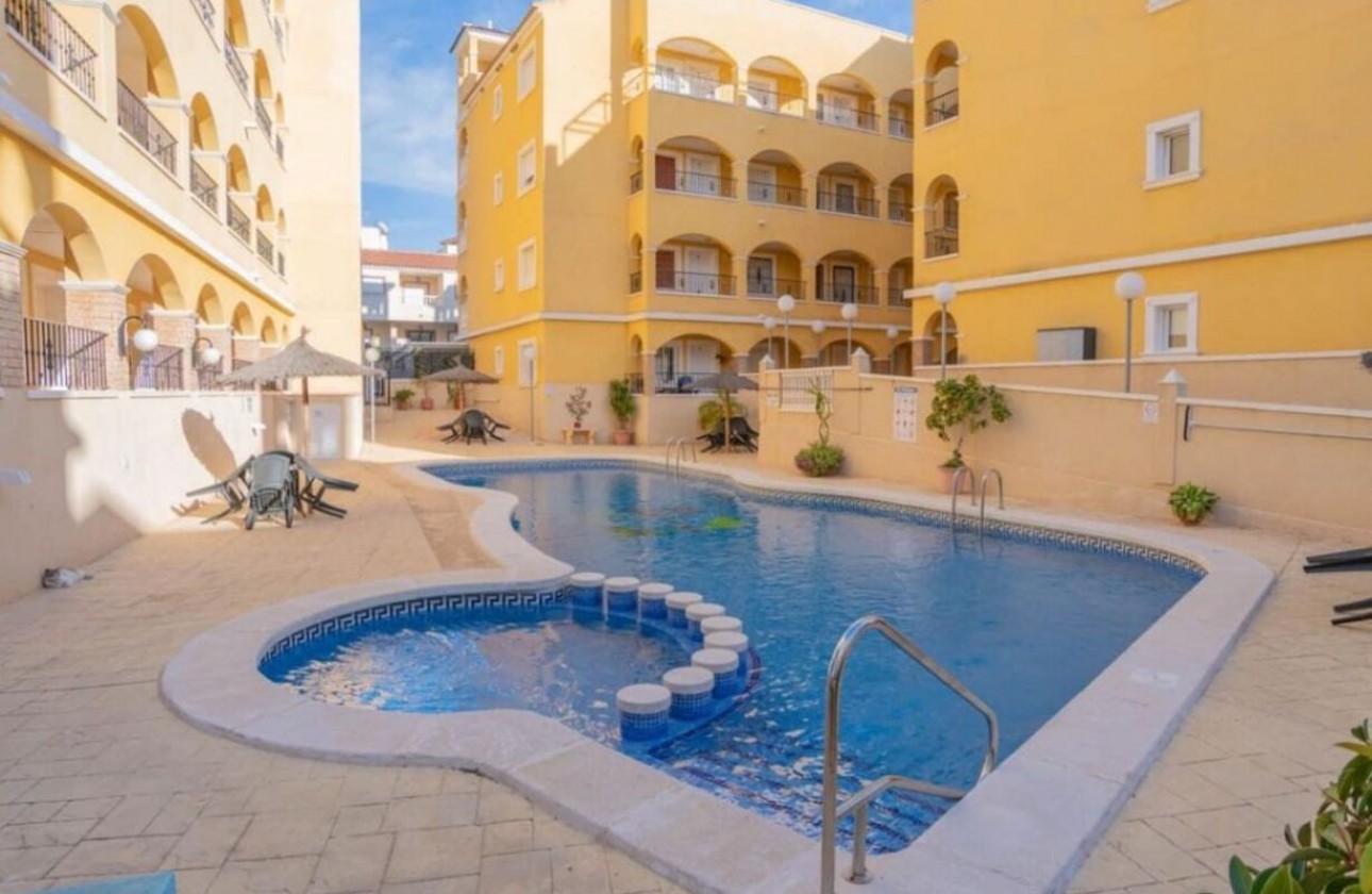 Resale - Apartment / flat - Algorfa