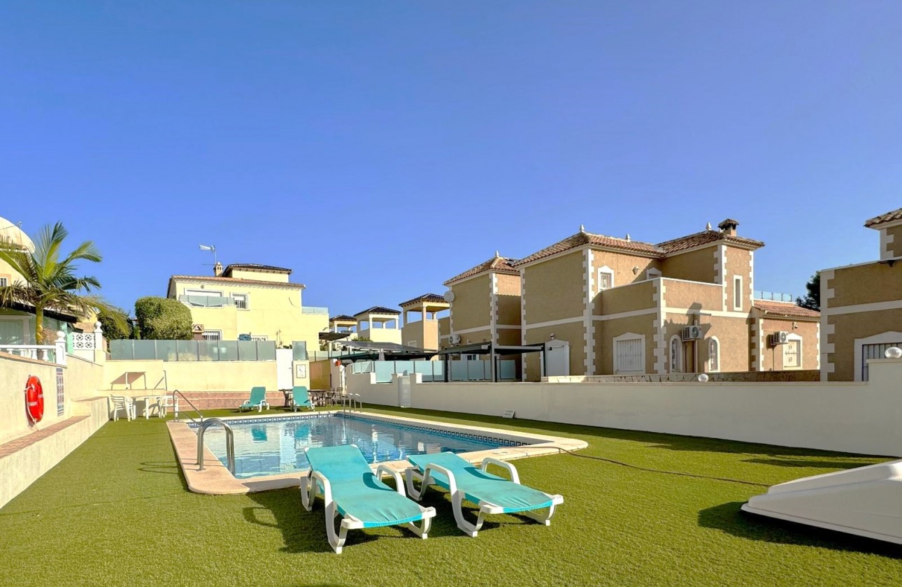 Resale - Apartment / flat - Villamartin