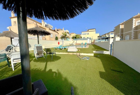 Resale - Apartment / flat - Villamartin