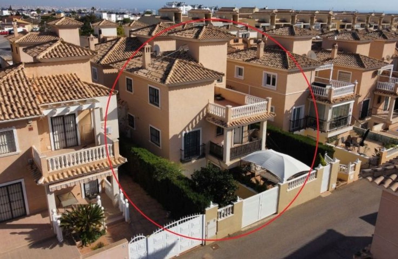 Resale - Villa - Orihuela Costa