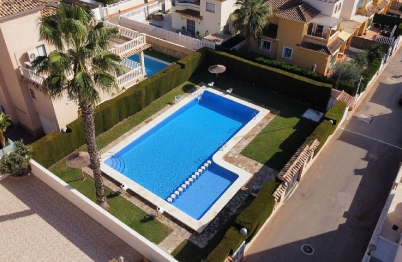 Resale - Villa - Orihuela Costa