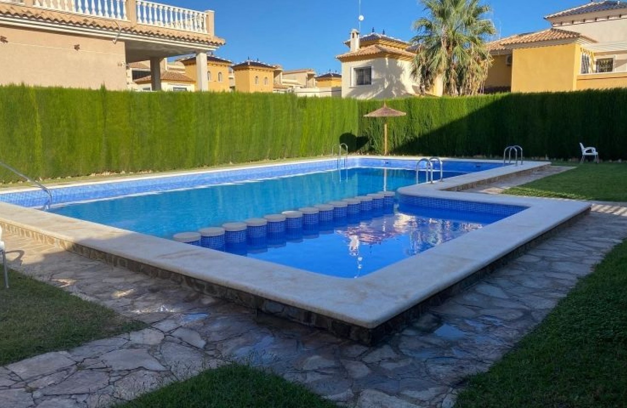 Resale - Villa - Orihuela Costa