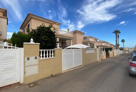 Resale - Villa - Orihuela Costa