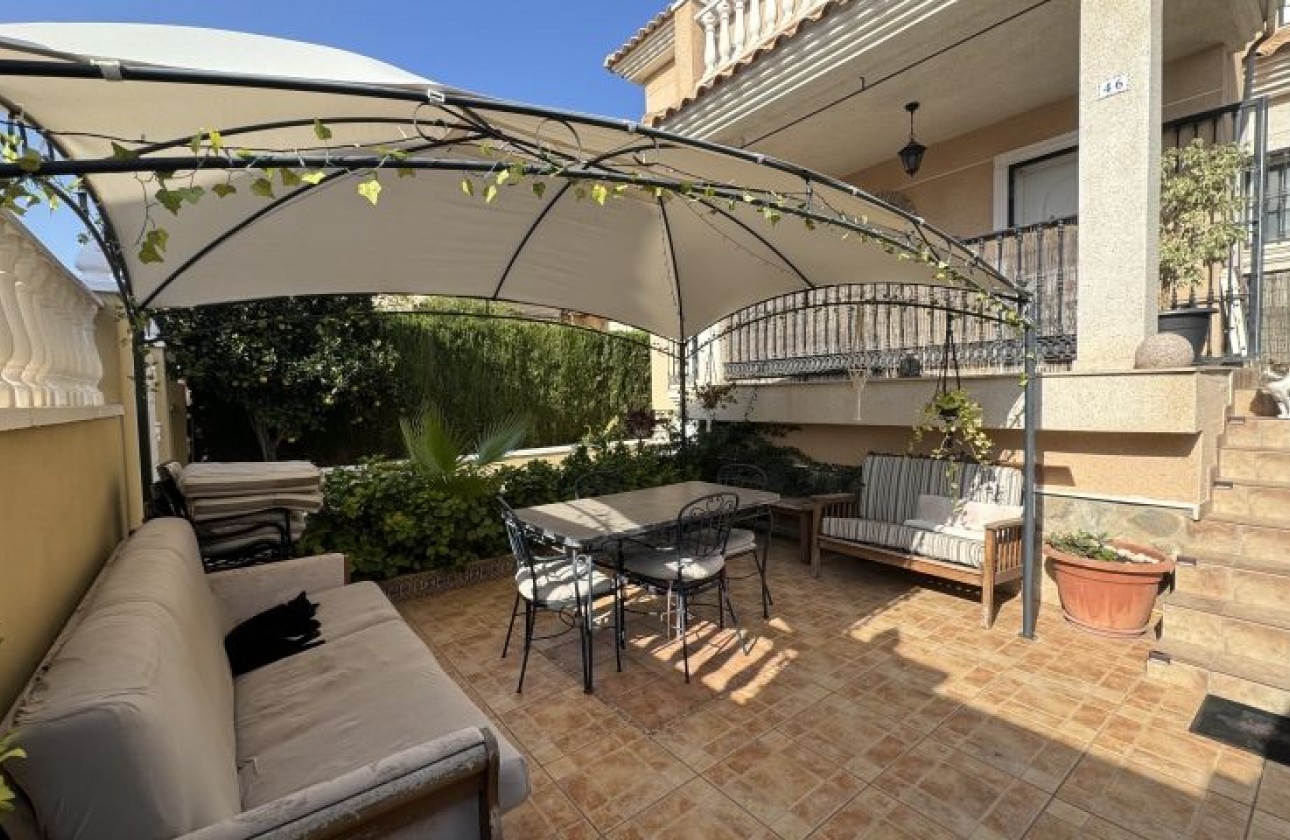 Resale - Villa - Orihuela Costa