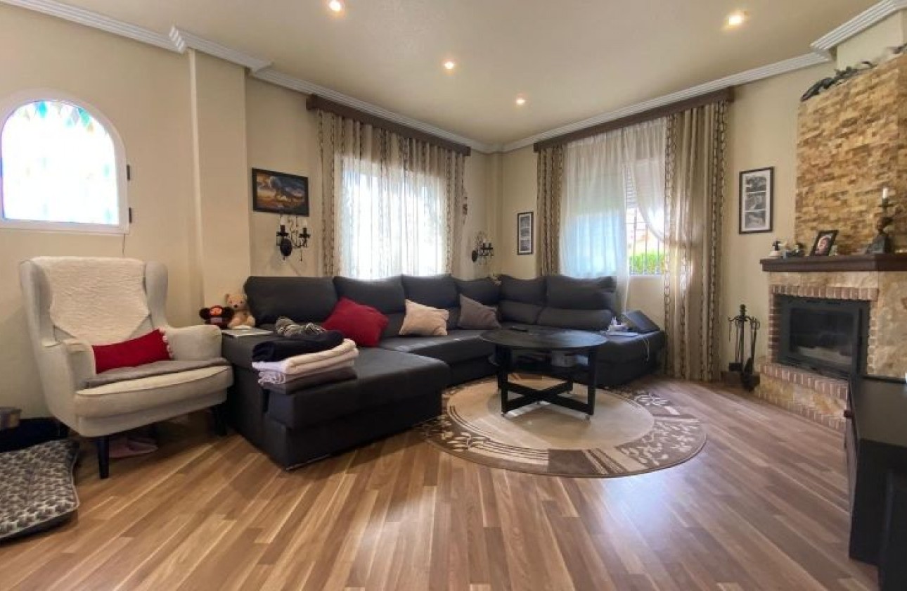 Resale - Villa - Orihuela Costa