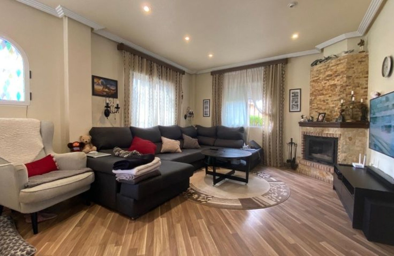 Resale - Villa - Orihuela Costa