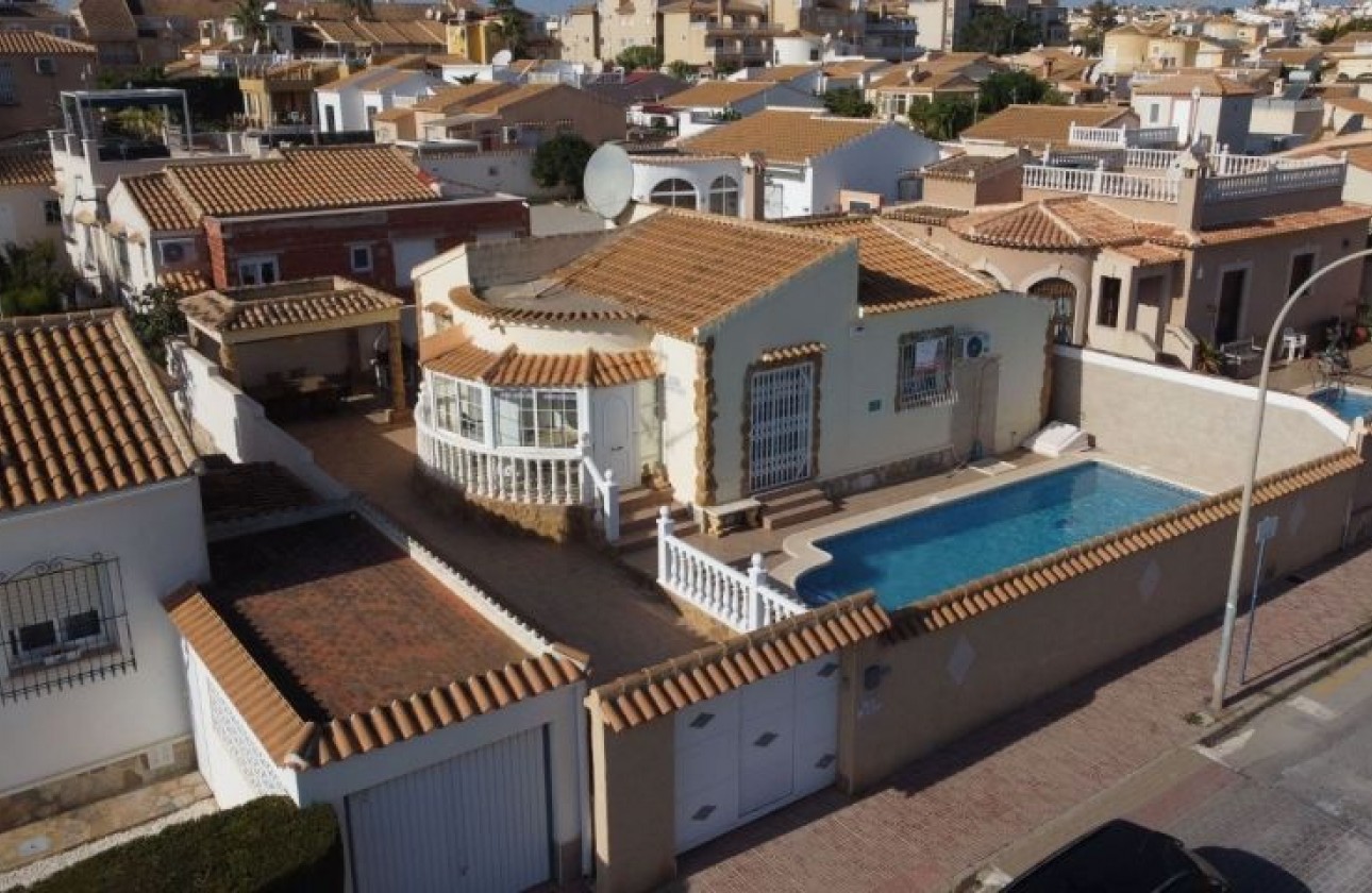 Resale - Villa - Orihuela Costa