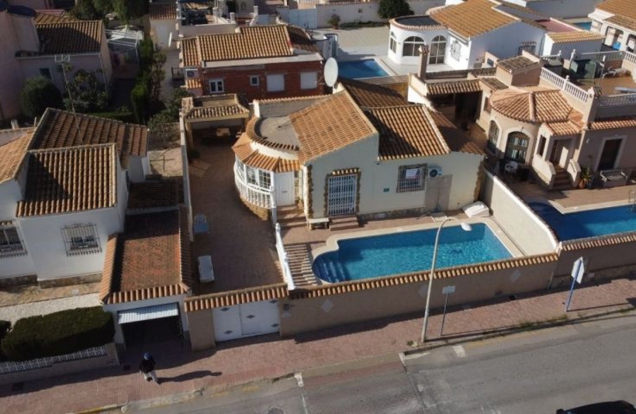 Resale - Villa - Orihuela Costa