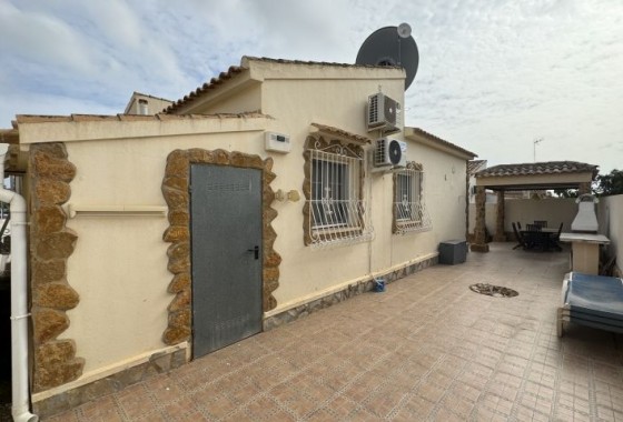 Resale - Villa - Orihuela Costa