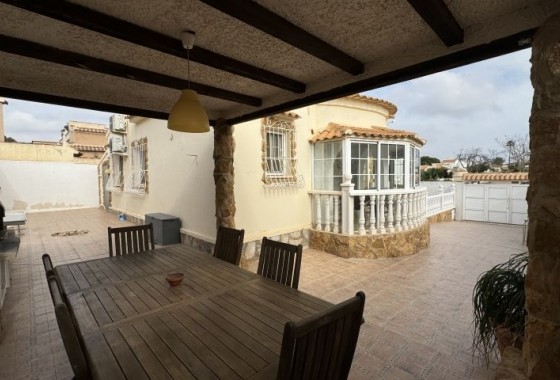 Resale - Villa - Orihuela Costa