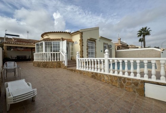 Resale - Villa - Orihuela Costa