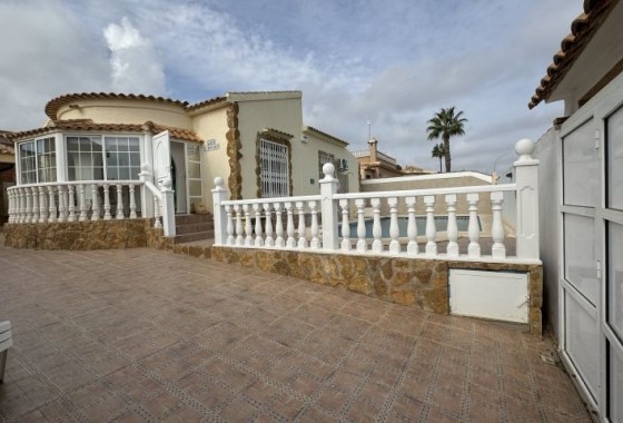 Resale - Villa - Orihuela Costa