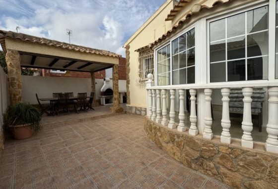 Resale - Villa - Orihuela Costa