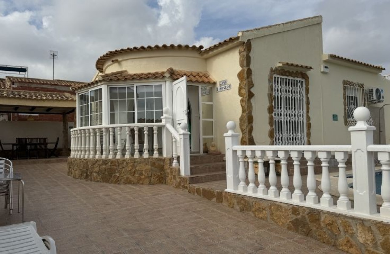 Resale - Villa - Orihuela Costa