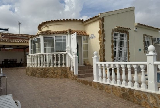 Resale - Villa - Orihuela Costa