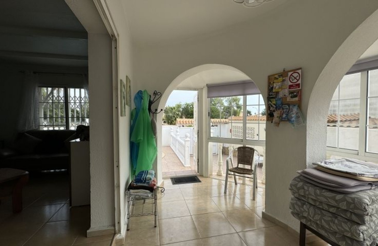 Resale - Villa - Orihuela Costa