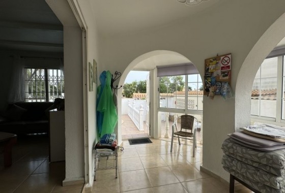 Resale - Villa - Orihuela Costa