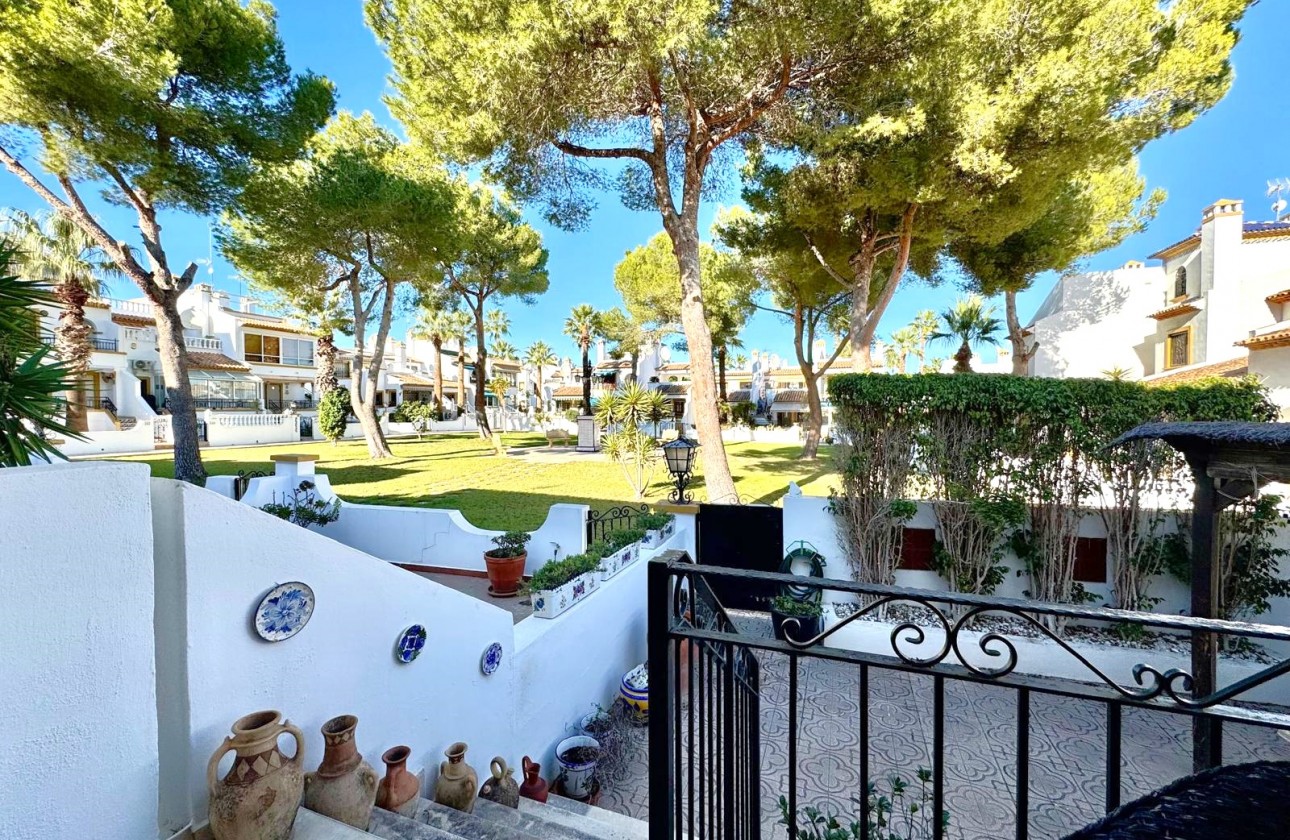 Resale - Villa - Villamartin