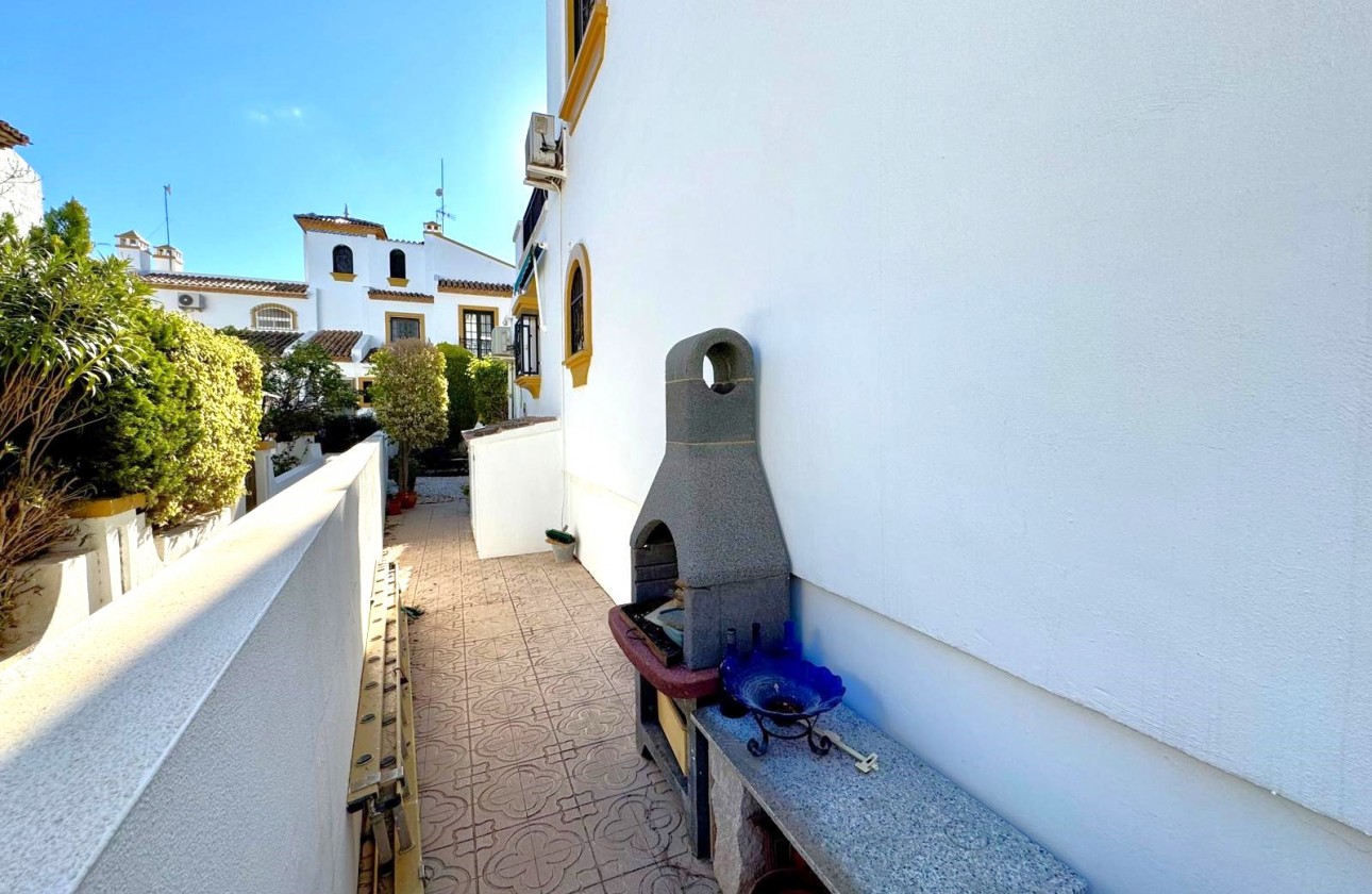 Resale - Villa - Villamartin