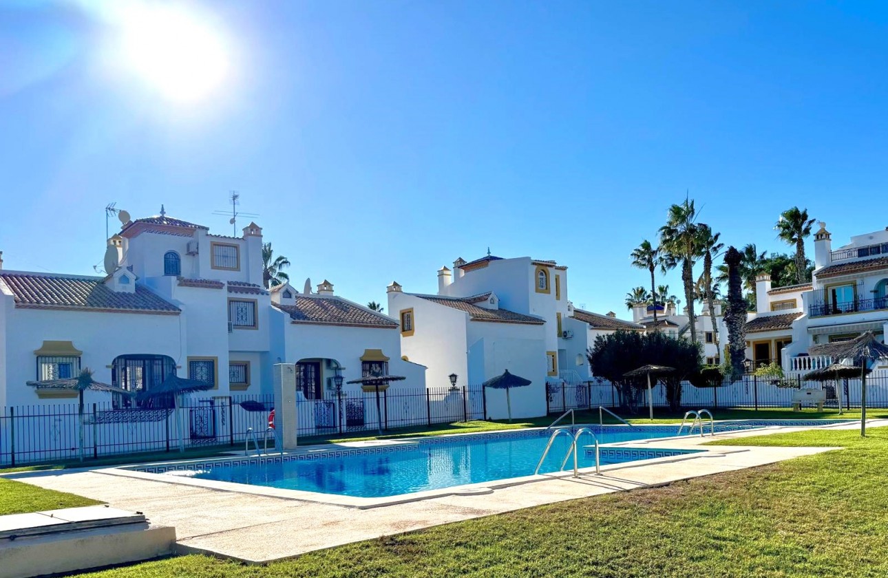 Resale - Villa - Villamartin