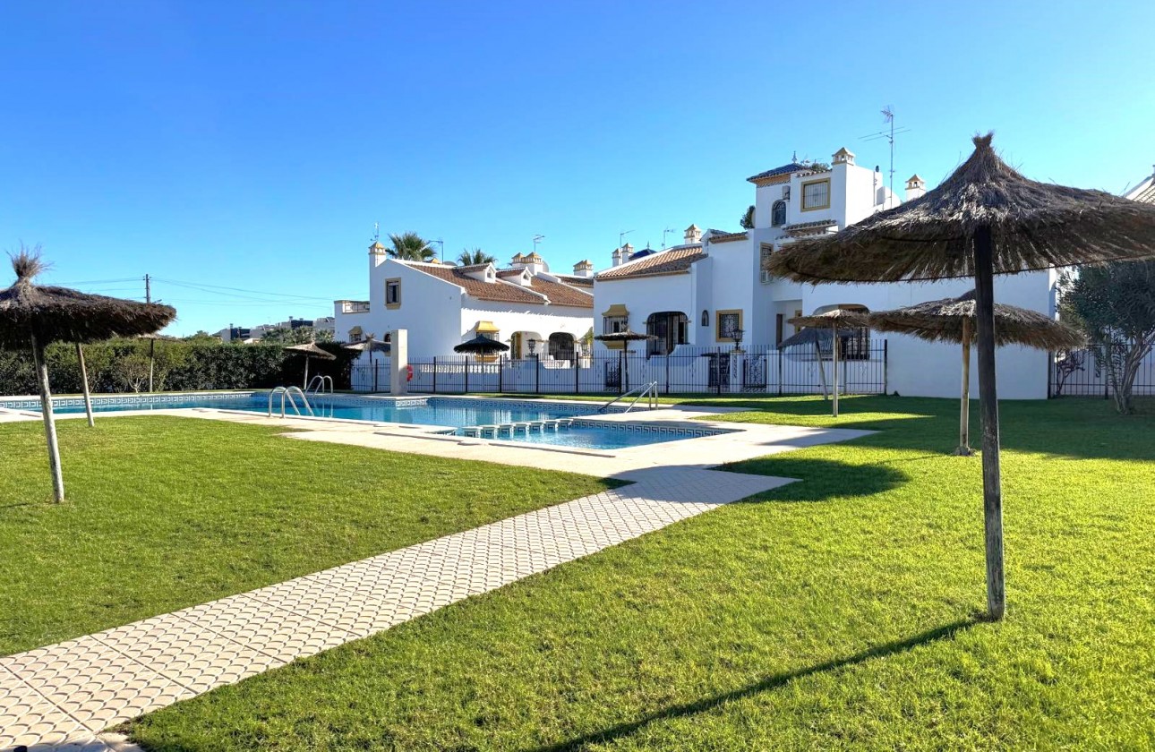 Resale - Villa - Villamartin