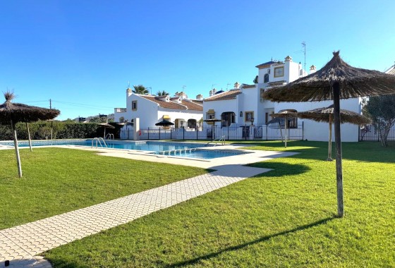 Resale - Villa - Villamartin