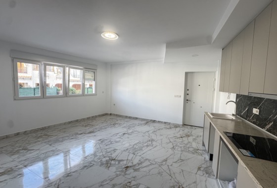 Resale - Apartment / flat - Torrevieja - torrevieja