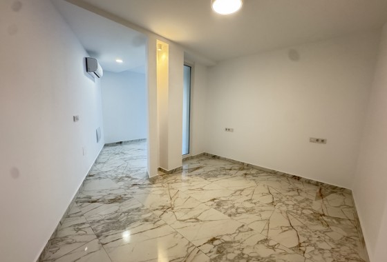 Resale - Apartment / flat - Torrevieja - torrevieja