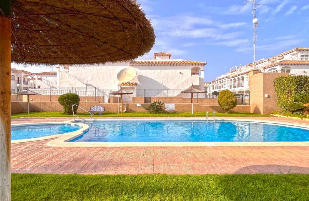 Revente - Villa - Orihuela Costa - Punta Prima