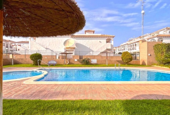 Revente - Villa - Orihuela Costa - Punta Prima