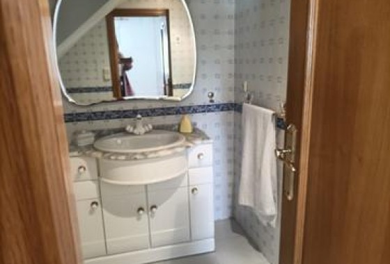 Resale - Villa - Elche