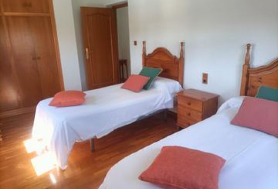 Resale - Villa - Elche