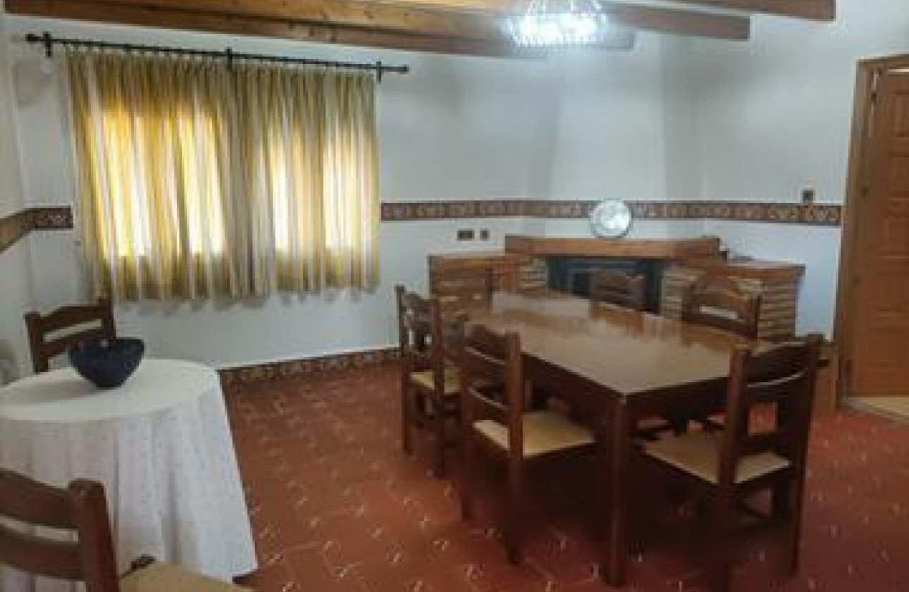 Resale - Villa - Elche