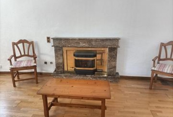 Resale - Villa - Elche