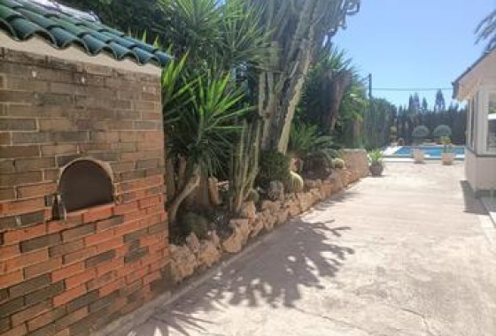 Resale - Villa - Elche