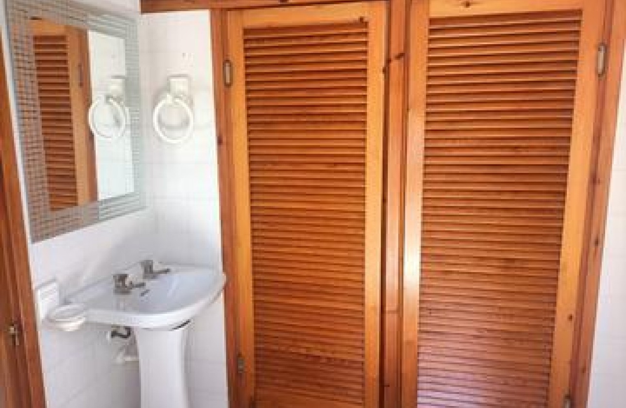 Resale - Villa - Elche