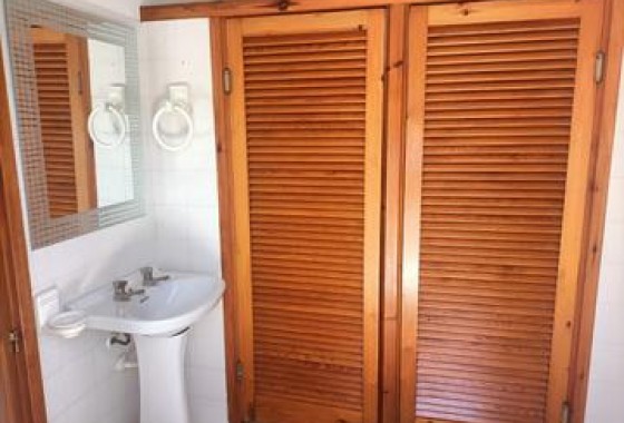 Resale - Villa - Elche