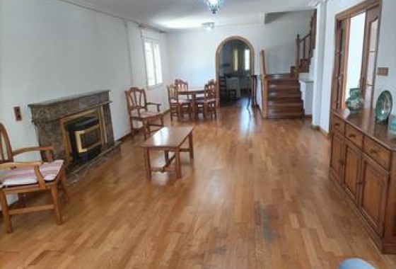 Resale - Villa - Elche