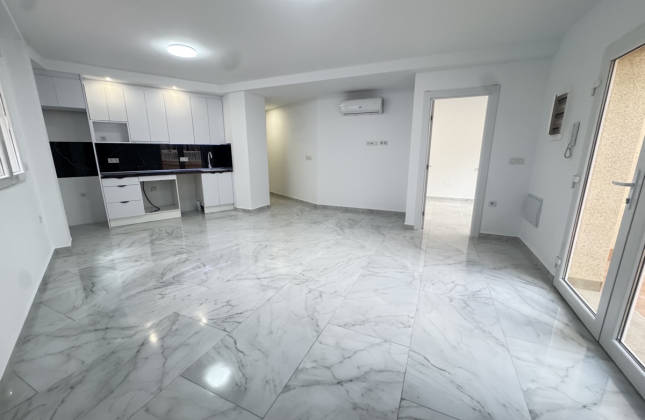 Resale - Apartment / flat - Torrevieja - torrevieja