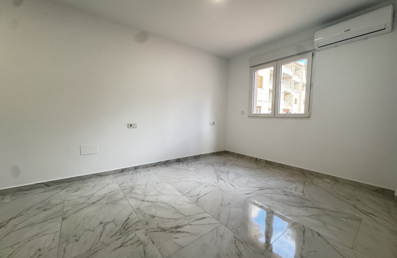 Resale - Apartment / flat - Torrevieja - torrevieja