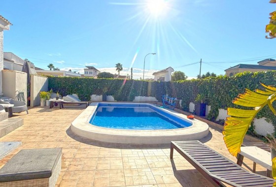 Revente - Villa - Torrevieja - La Siesta - El Salado -  Torreta