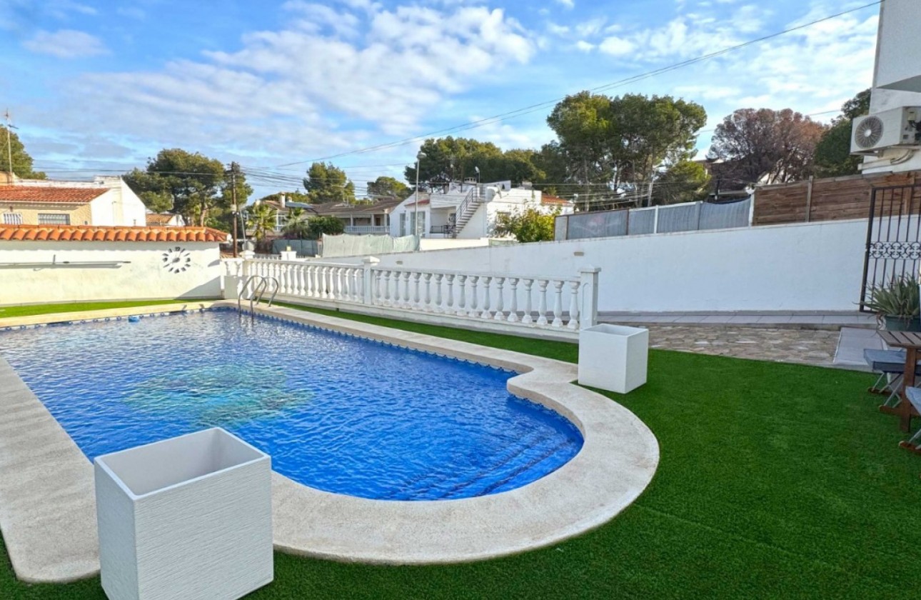 Revente - Villa - Torrevieja - Los Balcones - Los Altos del Edén