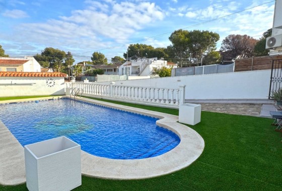 Revente - Villa - Torrevieja - Los Balcones - Los Altos del Edén