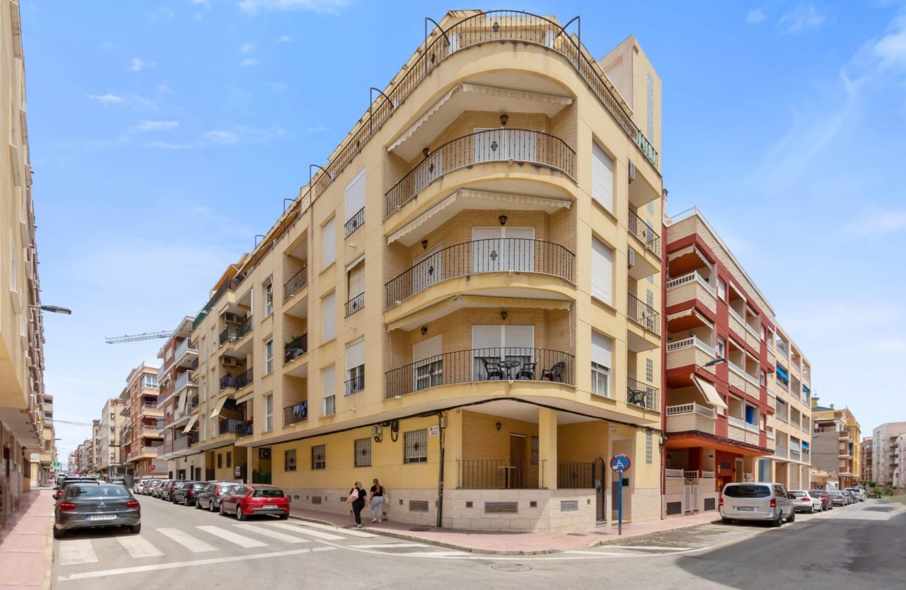 Resale - Apartment / flat - Torrevieja - Estacion de autobuses