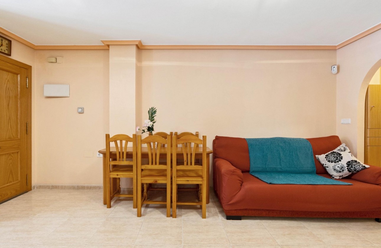 Resale - Apartment / flat - Torrevieja - Estacion de autobuses