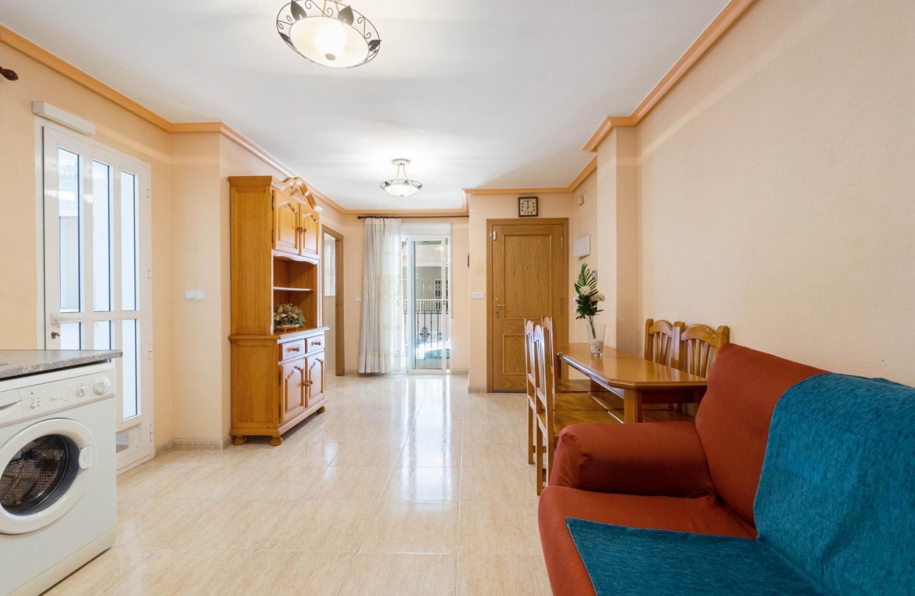 Resale - Apartment / flat - Torrevieja - Estacion de autobuses