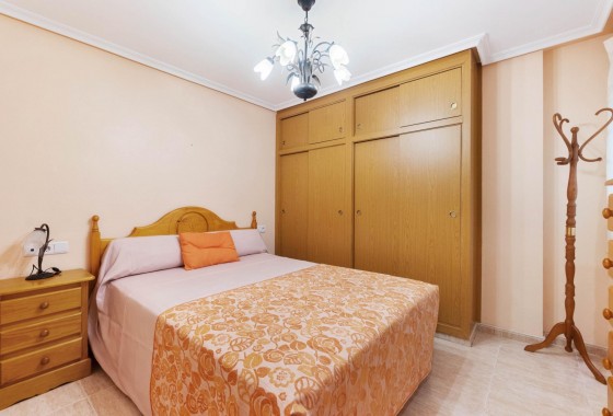 Resale - Apartment / flat - Torrevieja - Estacion de autobuses