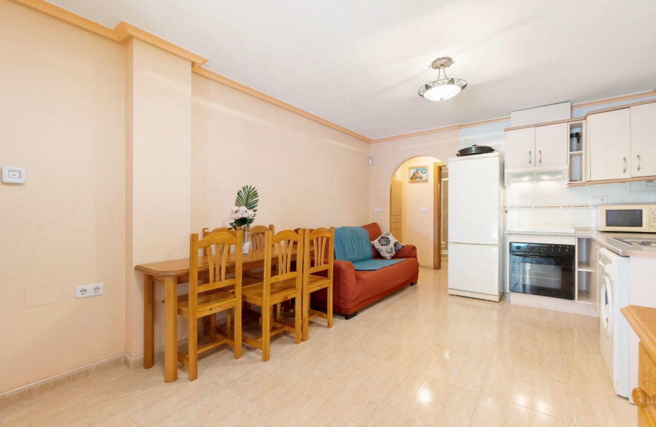 Resale - Apartment / flat - Torrevieja - Estacion de autobuses