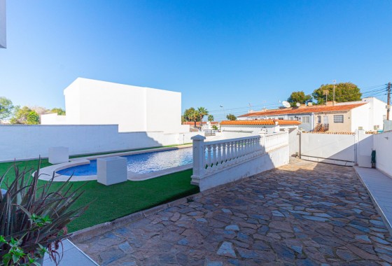 Resale - Villa - Torrevieja - Los Balcones - Los Altos del Edén